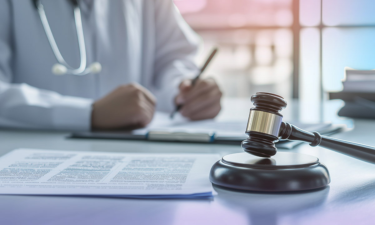 Bret Ostrager, DO, is a medical expert for legal cases involving potential malpractice.